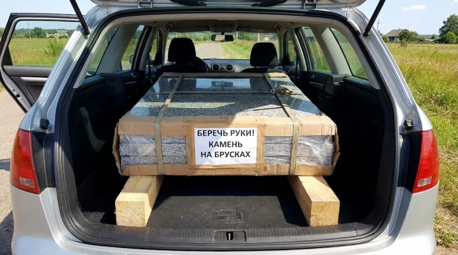 perevozka-pamyatnika-v-legkovom-avto